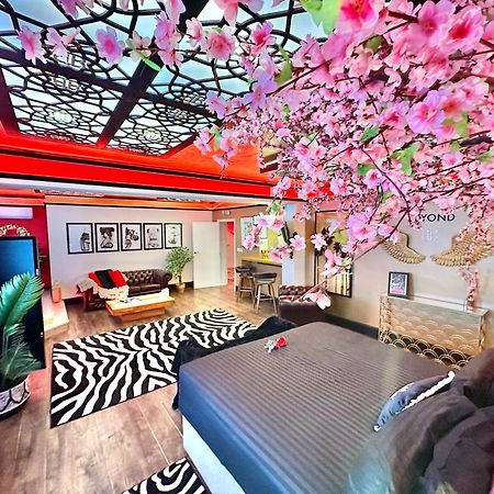 Beyond - Romantic Basement Apartment - Close To Beach - With Parking Bournemouth Kültér fotó