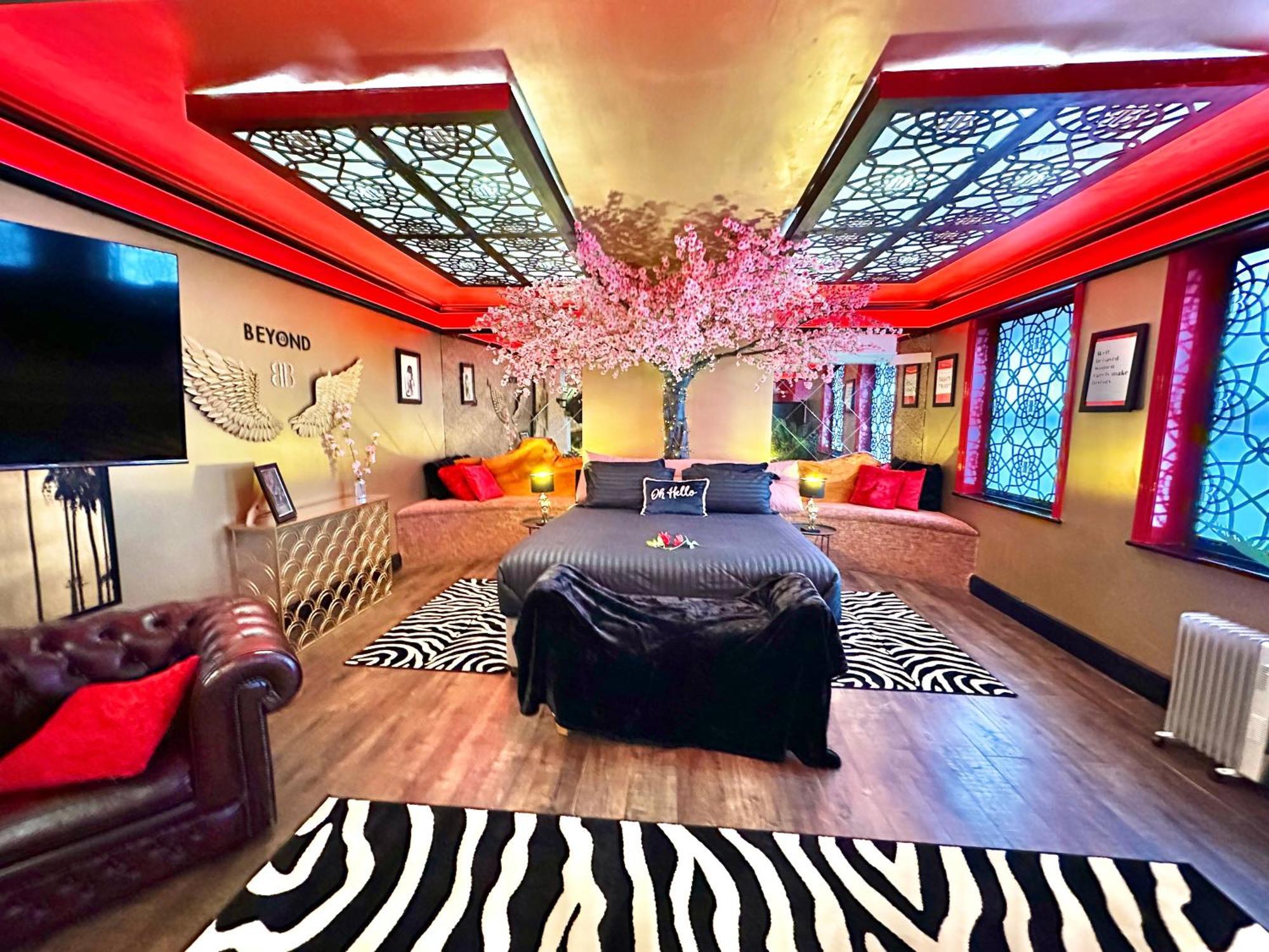 Beyond - Romantic Basement Apartment - Close To Beach - With Parking Bournemouth Kültér fotó
